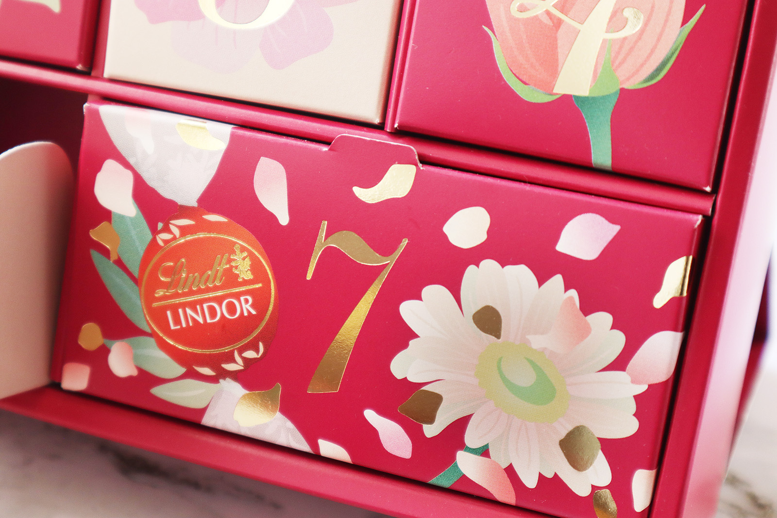 リンツ 2024バレンタインデーコレクション パッケージデザイン_9