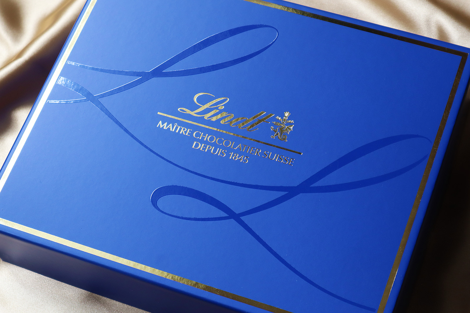 リンツ トリュフ&プラリネ&焼き菓子「フォーマルギフトコレクション」 パッケージデザイン_5