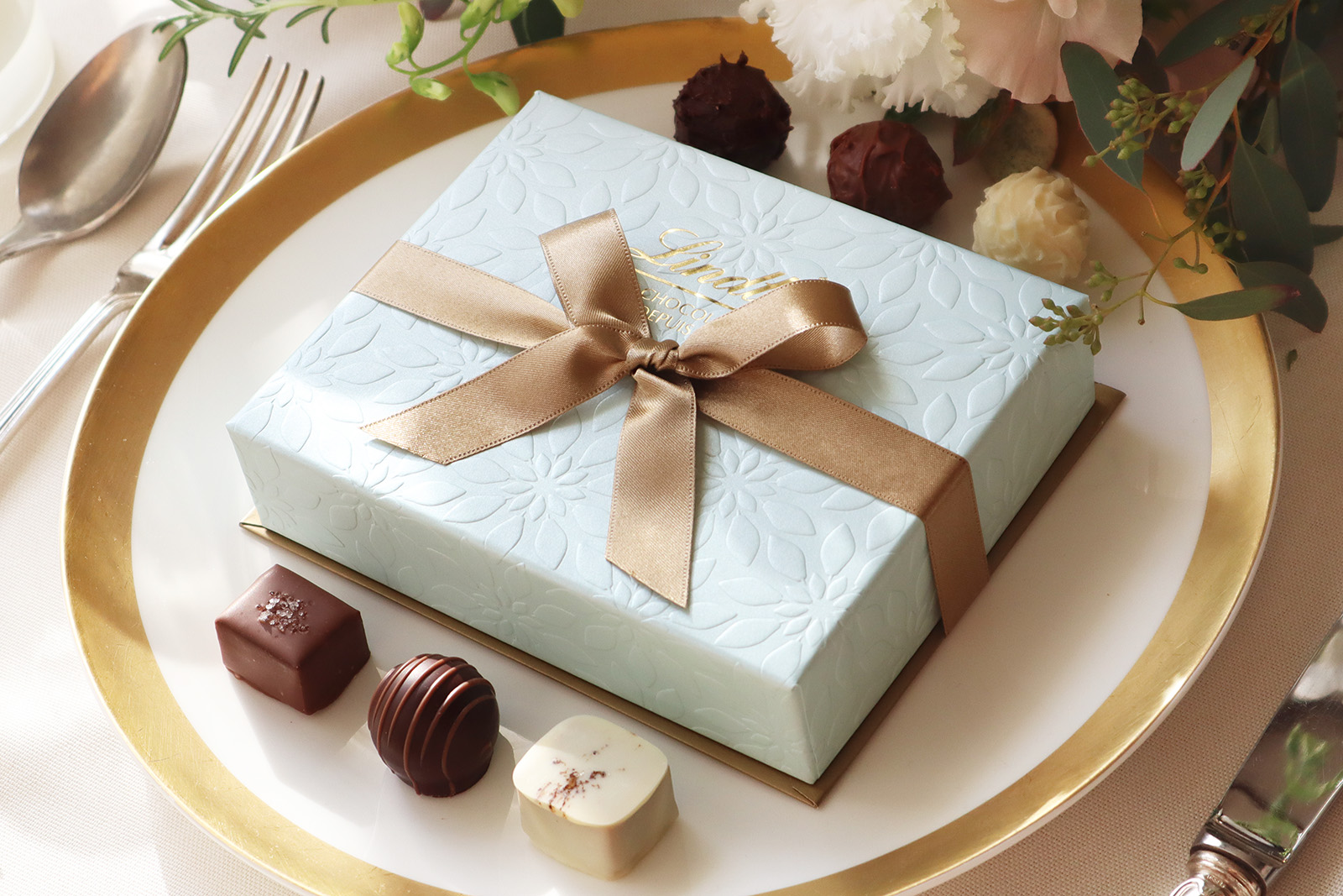 リンツ トリュフ&プラリネ メートル・ショコラティエ セレクション パッケージデザイン_1