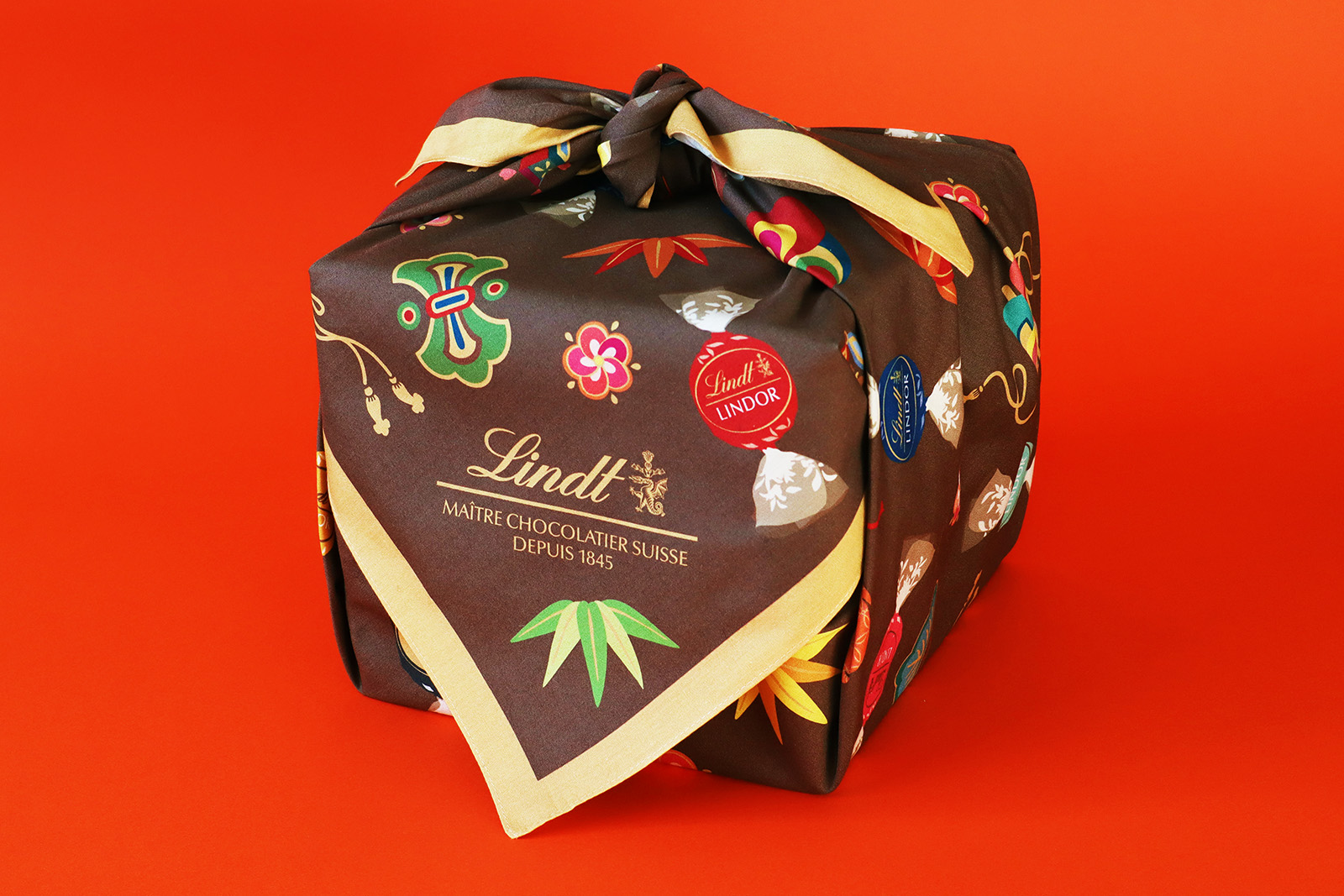 Lindt（リンツ） のおせちパッケージ「お重＆風呂敷」_1