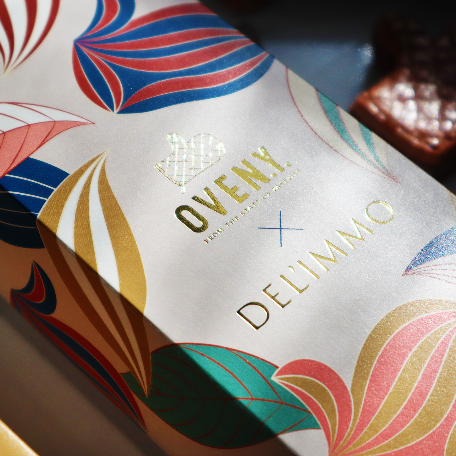 パティスリー＆カフェ「デリーモ」x OVEN.Y ミトンブロンドキャラメルサンドイッチ パッケージデザイン2