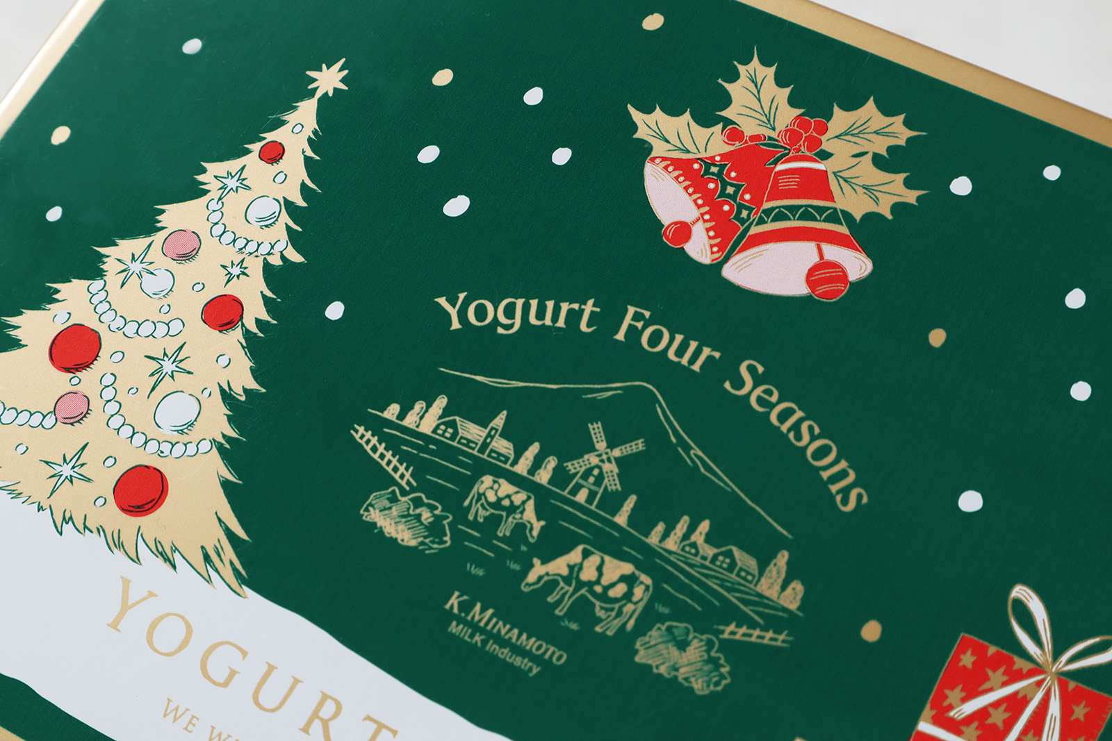 Yogurt Four Seasons「クリスマス クッキー缶」パッケージデザイン_2